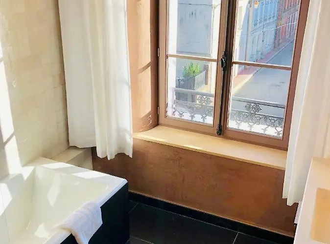 Hébergement de vacances Maison D'architecte En Plein Cœur D'honfleur Avec Bain Nordique